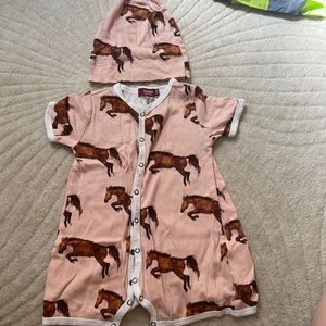 Organic cotton Horse onesie with matching hat. 12 to 18 months